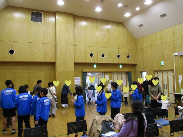 2025.11.2絵本と音楽リトミックの様子